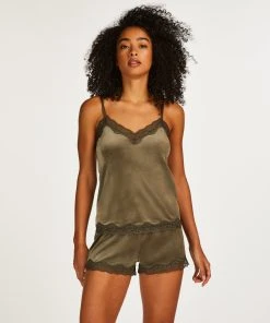 Shorts Aus Velours Mit Spitze