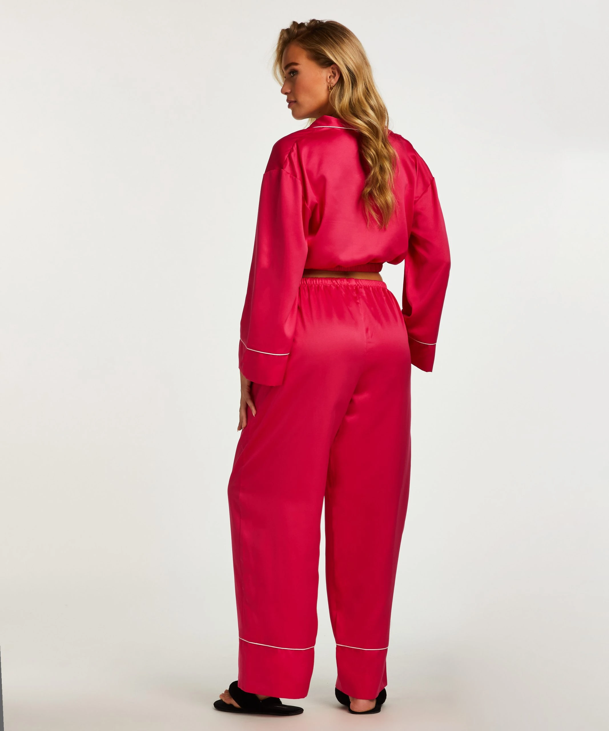 Langärmelige Cropped Fit-Jacke 4 Langärmelige Cropped Fit-Jacke – Bild 4